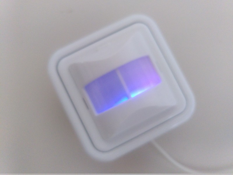 geschlossene Frontansicht mit blauer LED